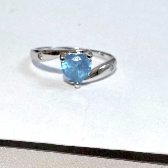 πβ¨ Dainty 14K White Gold Blue Topaz Ring β Minimalist Sparkle + Vintage Charm! - Picture 4 of 14